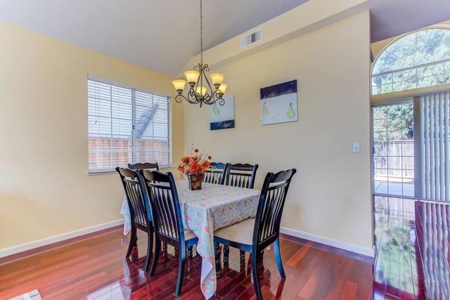 4719 ANDREA Way, Union City CA: https://media.crmls.org/mediaz/d3ad47dd-06de-47ba-a76c-ac7495ef74c4.jpg