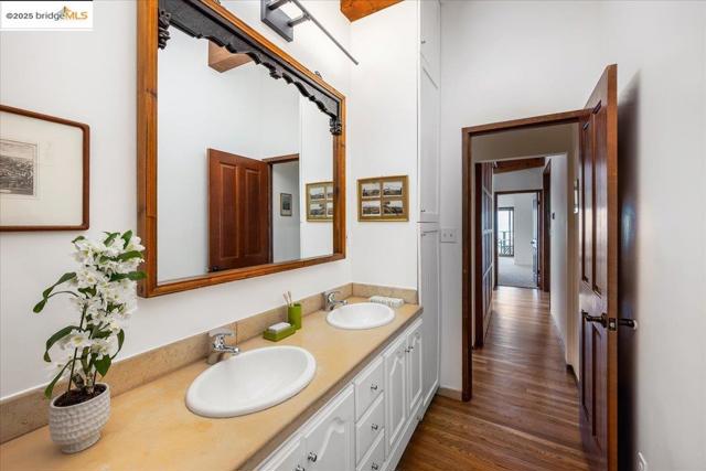 630 Panoramic Way, Berkeley CA: https://media.crmls.org/mediaz/d3ad729c-ed25-47d4-841b-dedda65d868b.jpg