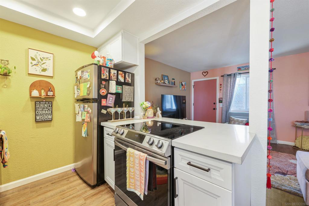 4161 Winona Ave - photo 8