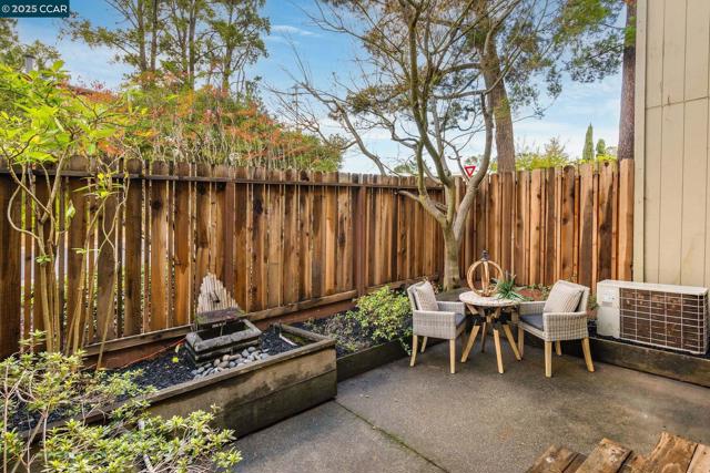 Image 27 of 38 For 101 Ascot Ct  B