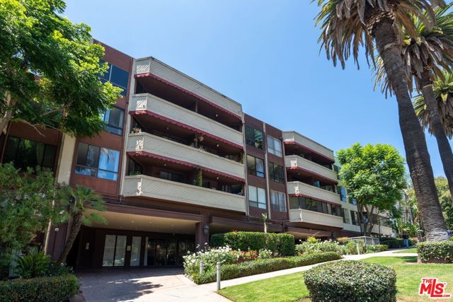 1745 Camino Palmero Street, Los Angeles CA: https://media.crmls.org/mediaz/d3aebeb2-7e05-491c-a992-e8cba346e903.jpg