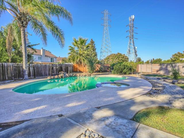 3706 Leilani Lane, Stockton CA: https://media.crmls.org/mediaz/d3af44d1-f565-4f4d-8ba1-f230c0bf825e.jpg