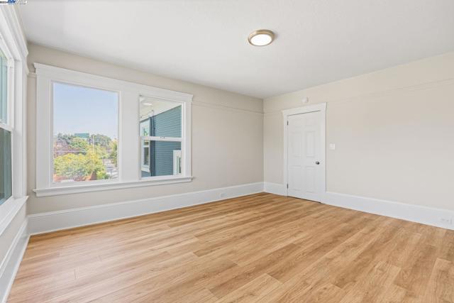 Image 40 of 57 For 551 53rd St  