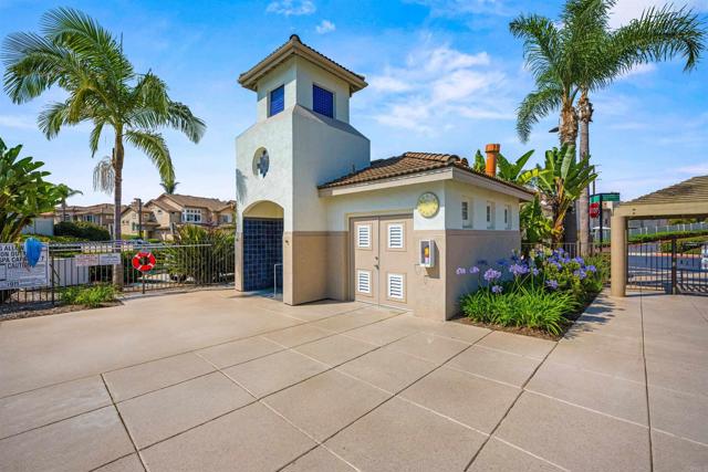 4625 Los Alamos Way, Oceanside CA: https://media.crmls.org/mediaz/d3b0610d-c516-45e5-b243-a5f4cee9fdbd.jpg