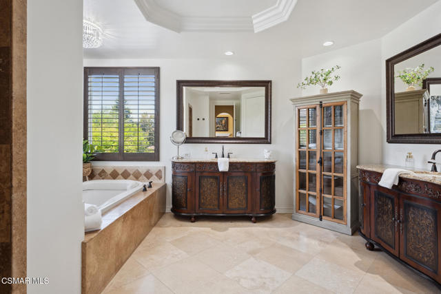 684 Noble Road, Simi Valley CA: https://media.crmls.org/mediaz/d3b13bf3-af3c-4c64-9930-259417617b02.jpg
