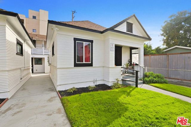 Image 15 of 40 For 528 Daisy Avenue