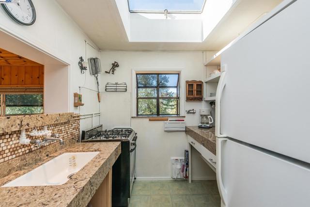 8341 East Side Rd, Trinity Center CA: https://media.crmls.org/mediaz/d3b1cab0-0911-4207-b3e8-fd6d853f2109.jpg