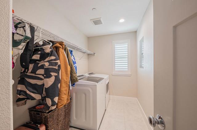 19130 Fallingwater Lane, Marina CA: https://media.crmls.org/mediaz/d3b227c5-9fd4-40a0-8600-a865ff8770de.jpg