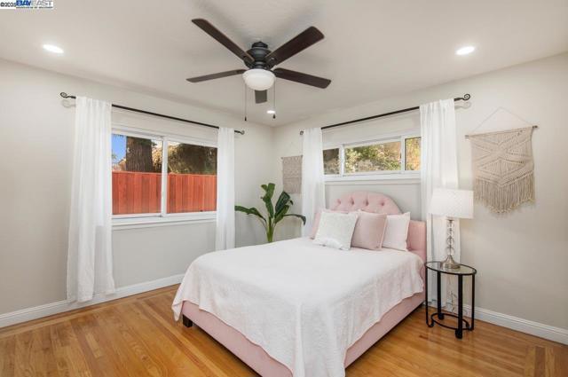 16560 Russell Ct, San Leandro CA: https://media.crmls.org/mediaz/d3b24c79-413f-44e5-b310-6c4bc577daf5.jpg