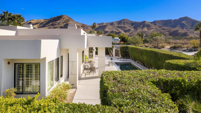 900 Dogwood Circle E, Palm Springs, CA 92264