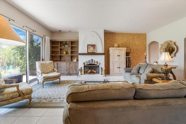 23 Pine Valley Drive, Rancho Mirage CA: https://media.crmls.org/mediaz/d3b2eb25-0355-4e65-a40c-9c9c38660793.jpg