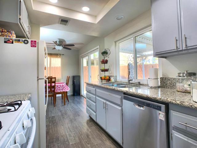 Detail Gallery Image 8 of 21 For 452 Feliz, Perris,  CA 92571 - 3 Beds | 2/1 Baths