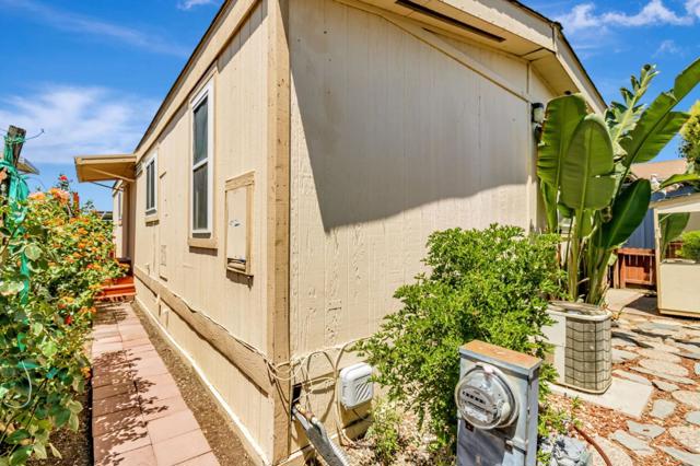 812 W Clover Road, Tracy CA: https://media.crmls.org/mediaz/d3b3280c-0763-45ad-b608-569b83497dee.jpg