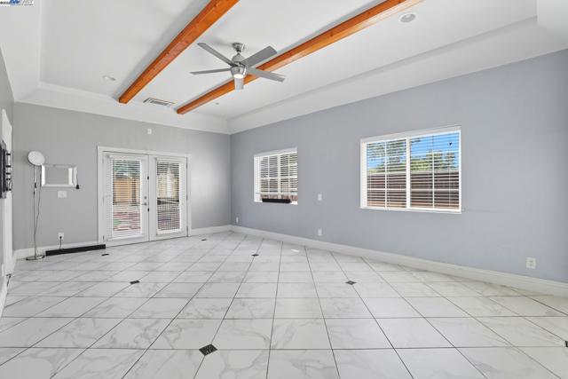 4470 Rolling Oaks Dr, Granite Bay CA: https://media.crmls.org/mediaz/d3b34696-89d0-4f7a-91e9-c7cbeeb4fb17.jpg