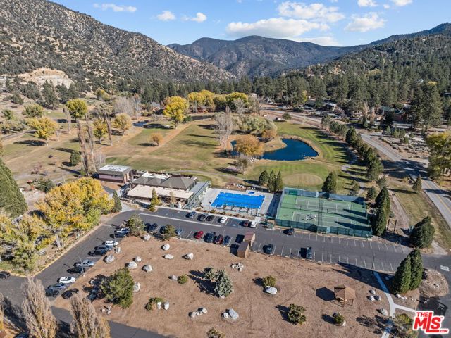 2222 Gimmewald Place, Pine Mountain Club CA: https://media.crmls.org/mediaz/d3b3967c-e001-4ea6-84a3-02b311f4f60a.jpg