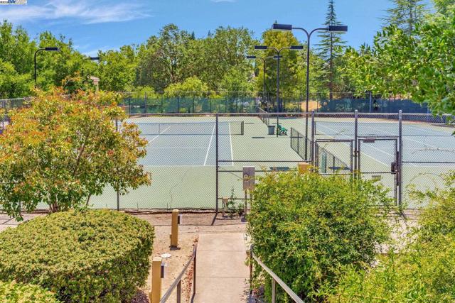 383 Eastridge Dr, San Ramon CA: https://media.crmls.org/mediaz/d3b3f52a-9aa9-4775-9ee4-e667835388cc.jpg