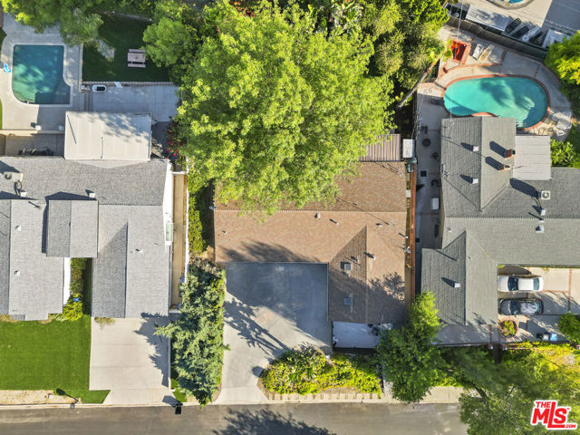20338 Coulson Street, Woodland Hills CA: https://media.crmls.org/mediaz/d3b41c68-55dd-4392-958f-225ff9abf47e.jpg