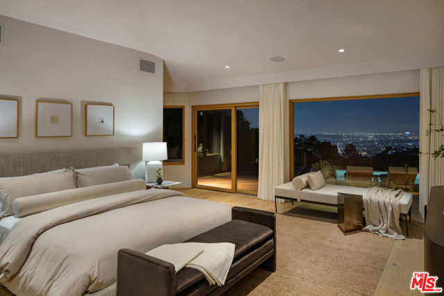 1849 Rising Glen Road, Los Angeles CA: https://media.crmls.org/mediaz/d3b45dc4-ab6e-45ce-bb1e-af0caf256532.jpg