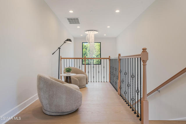 252 Capri Drive, Simi Valley CA: https://media.crmls.org/mediaz/d3b512bc-19db-4303-9204-12c5a9ef576c.jpg