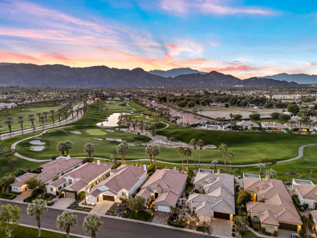 50605 Verano Drive, La Quinta CA: https://media.crmls.org/mediaz/d3b59f69-cf38-465f-b12b-d99bee2ec117.jpg