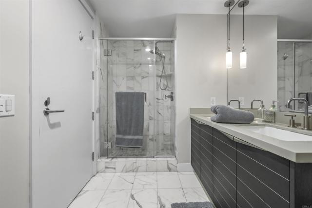 Detail Gallery Image 17 of 39 For 1325 Pacific Hwy, San Diego,  CA 92101 - 2 Beds | 2 Baths