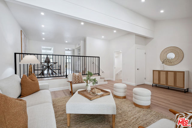 17109 Palisades Circle, Pacific Palisades CA: https://media.crmls.org/mediaz/d3b696de-34ed-4f63-9c1c-258877aade93.jpg