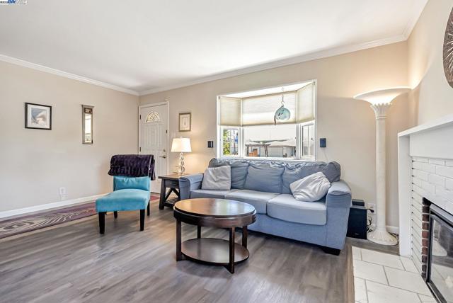2683 Cryer St, Hayward CA: https://media.crmls.org/mediaz/d3b70a99-a916-4662-b5fc-5fbab2d8a9d5.jpg
