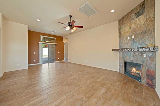 51885 Avenida Bermudas, La Quinta CA: https://media.crmls.org/mediaz/d3b761d5-201d-4a6e-a071-995abdc3caa8.jpg