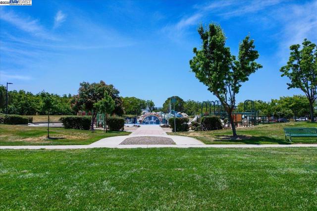 4682 Central Pkwy, Dublin CA: https://media.crmls.org/mediaz/d3b8612a-c2fd-4526-8b02-d21d09d0310d.jpg