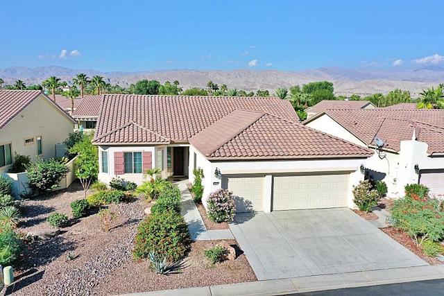 80880 Avenida Santa Regina, Indio CA: https://media.crmls.org/mediaz/d3b88969-af4b-4cc5-8822-54f06ec1d64e.jpg