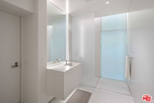 1430 Sunset Plaza Drive, Los Angeles CA: https://media.crmls.org/mediaz/d3b89a7c-9fea-4959-bc0f-38f90e671f41.jpg