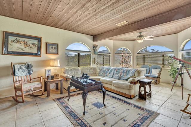 Detail Gallery Image 7 of 45 For 30136 Rolling Hills Dr, Valley Center,  CA 92082 - 3 Beds | 2 Baths