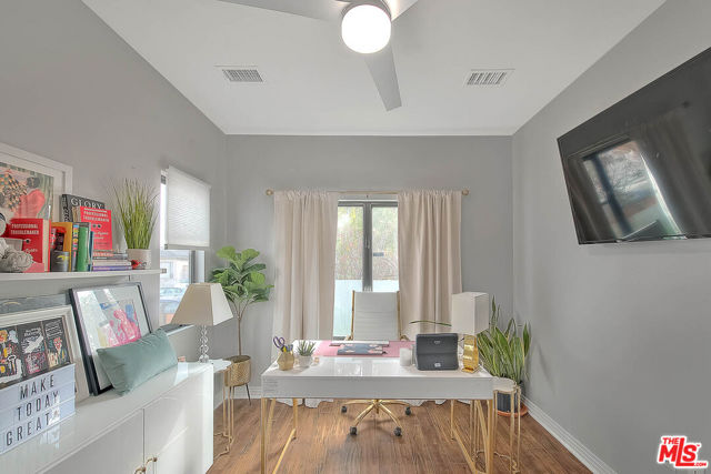 1821 S Sycamore Avenue, Los Angeles CA: https://media.crmls.org/mediaz/d3b9484c-7941-41bf-ba5e-c7bae978a4a0.jpg