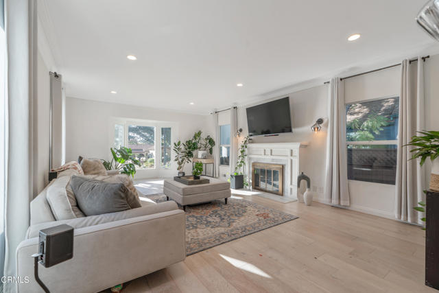 Detail Gallery Image 6 of 42 For 5200 Dahlia Dr, Los Angeles,  CA 90041 - 3 Beds | 3 Baths