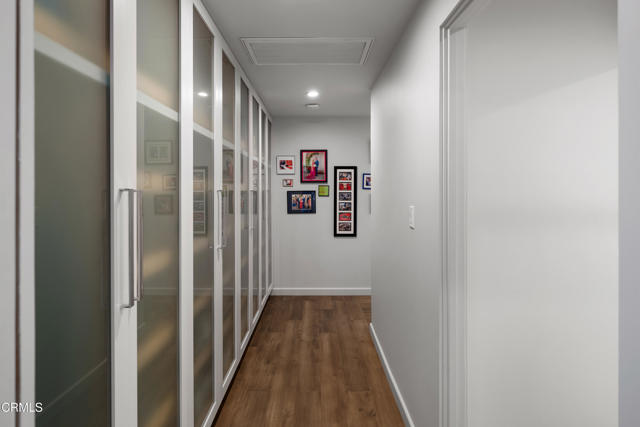 3351 Country Club Drive, Glendale CA: https://media.crmls.org/mediaz/d3ba3f08-3248-4a9a-8610-f1ef7e8d3bcf.jpg