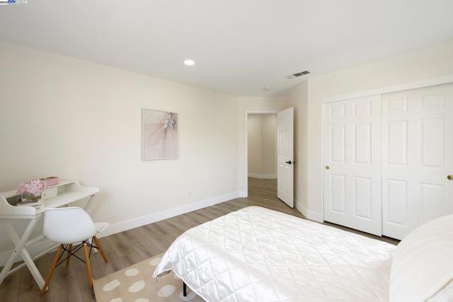 5089 Winterbrook Ave, Dublin CA: https://media.crmls.org/mediaz/d3baa7f5-84bd-42a8-9ebc-67c2f0f452e6.jpg