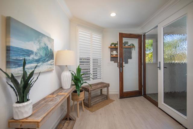 1099 1st st, Coronado CA: https://media.crmls.org/mediaz/d3bb3efd-19e3-4347-895a-e6054a20c16a.jpg