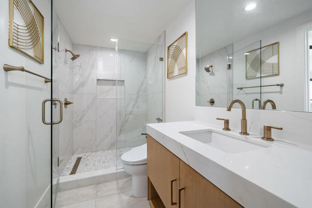 99 Camino Arroyo Place, Palm Desert CA: https://media.crmls.org/mediaz/d3bb5376-afc9-4817-a0aa-744c36b30130.jpg