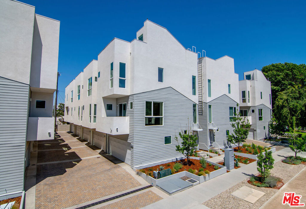 1/2 Otsego Street #1/2