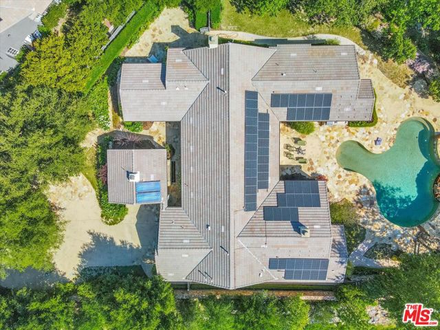 29734 Mulholland Highway, Agoura Hills CA: https://media.crmls.org/mediaz/d3bc7af8-c9a4-4384-92dc-a0ecb148a541.jpg