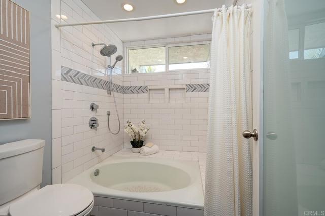Detail Gallery Image 42 of 63 For 2319 Caringa Way #58,  Carlsbad,  CA 92009 - 2 Beds | 2/1 Baths