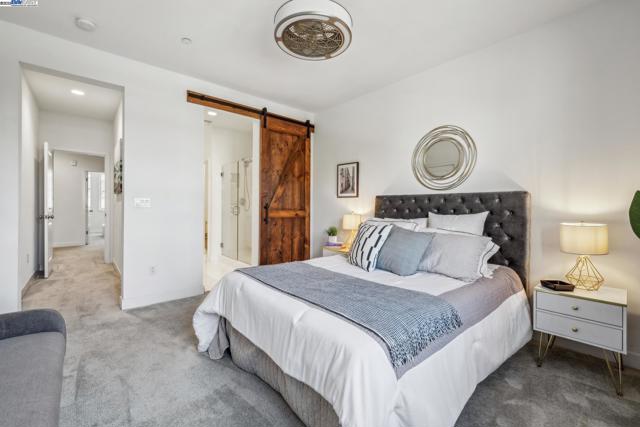 2110 Clement Ave, Alameda CA: https://media.crmls.org/mediaz/d3bca152-d0c8-48fd-b3f4-e726dfa669f1.jpg