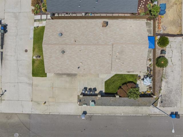 Detail Gallery Image 17 of 18 For 1382 Tobias Dr, Chula Vista,  CA 91911 - 3 Beds | 3 Baths
