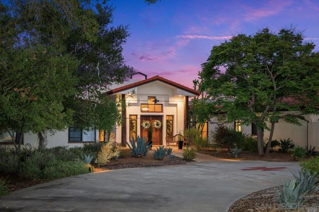13591 Summit Circle, Poway CA: https://media.crmls.org/mediaz/d3bcf0a3-0b05-4de2-a7d2-ffbac371ee39.jpg