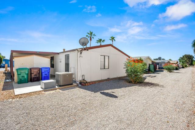 47685 Prado Way Way, Indio CA: https://media.crmls.org/mediaz/d3bd260b-7816-4d20-ae44-b4b8e026d830.jpg