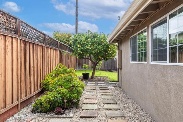 Image 38 of 49 For 1130 Breezewood Court