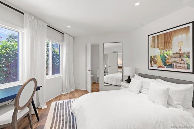 8121 Camino Del Sol, La Jolla CA: https://media.crmls.org/mediaz/d3bde614-f3d3-4fb8-a3ad-ea699f92207f.jpg