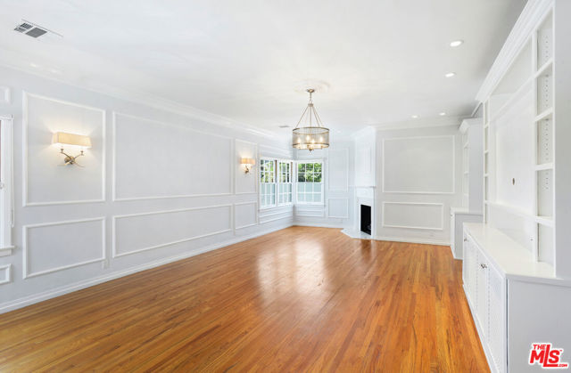 8135 Norton Avenue photo 4
