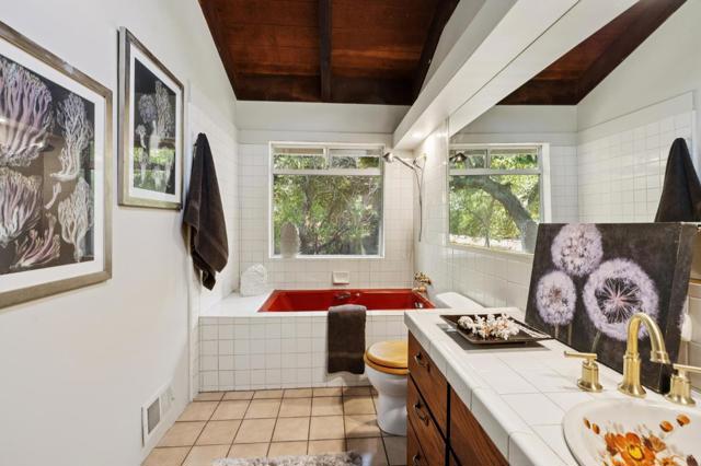 10605 Berkshire Drive, Los Altos Hills CA: https://media.crmls.org/mediaz/d3bee283-72c3-4821-8988-aa4e6a15a25f.jpg
