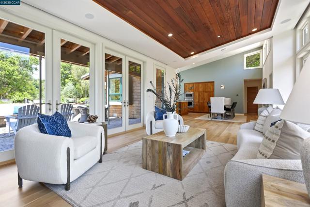 53 Tara Rd, Orinda CA: https://media.crmls.org/mediaz/d3bf3259-7d7a-4a38-af35-ba45ff19f772.jpg
